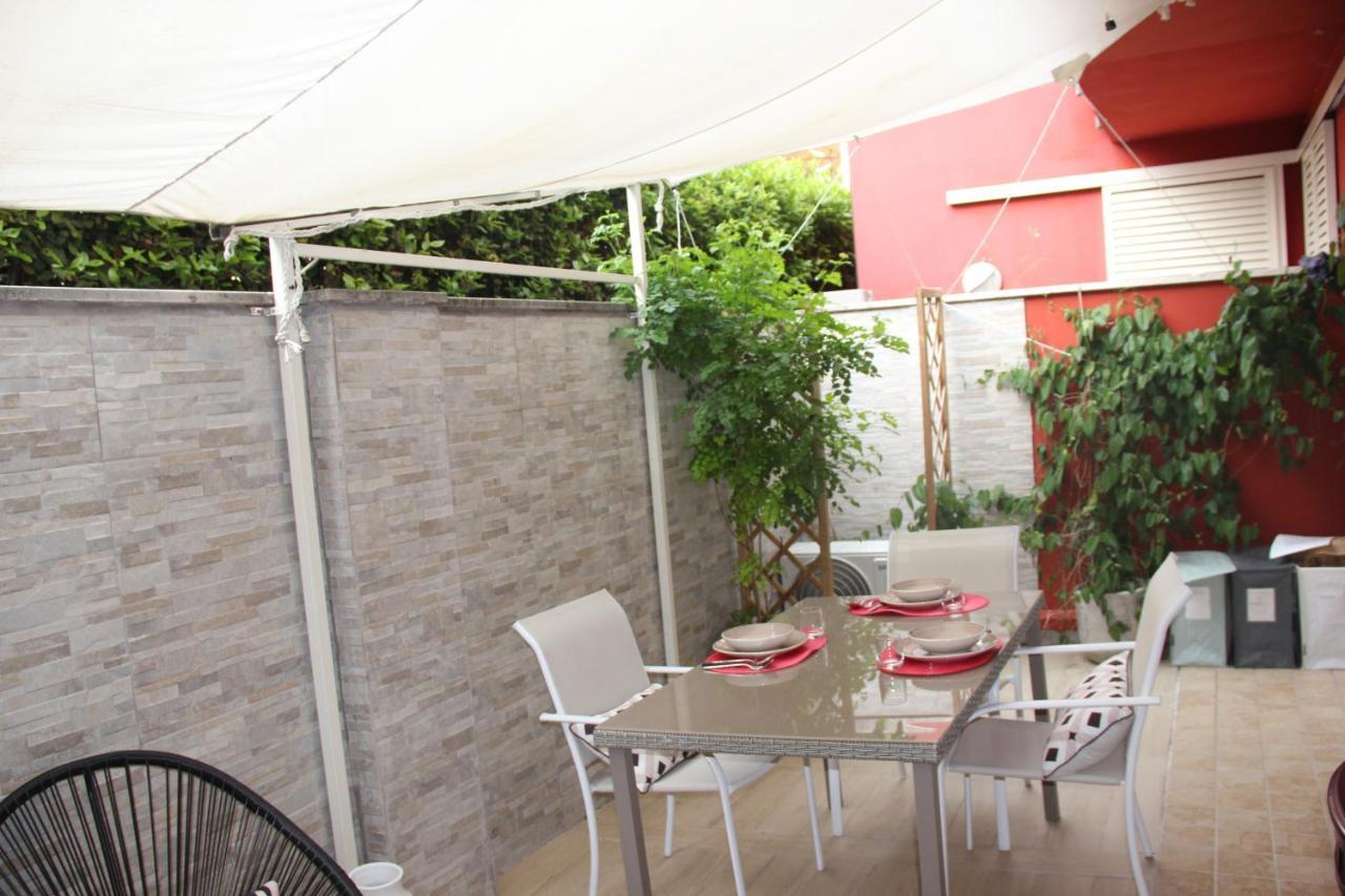Ferienwohnung Casa Lucia Private Car Or Motorcycle Park Lucca Exterior foto